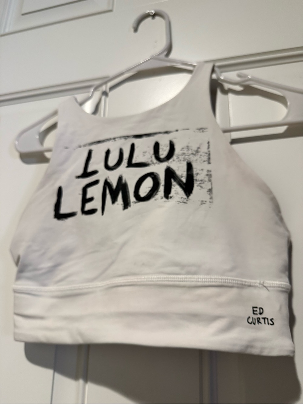 Lululemon🍋🤍 White Sports Bra ✨LE Ed Curtis ✨